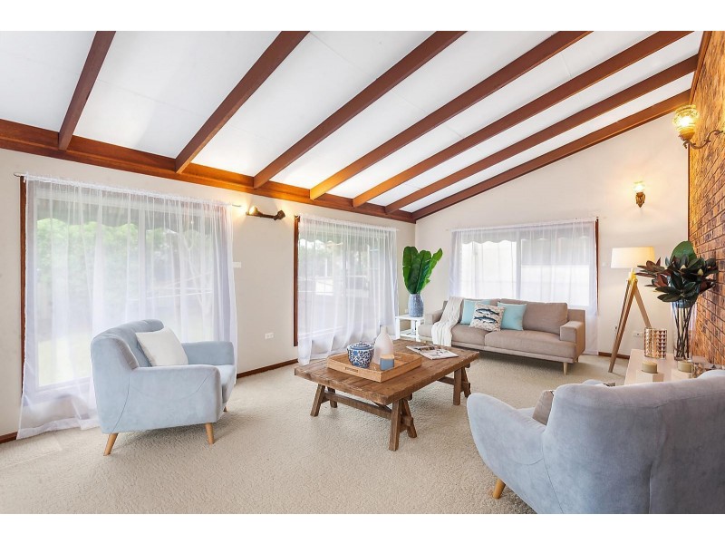 37 Windsor Road, Berkeley Vale NSW 2261