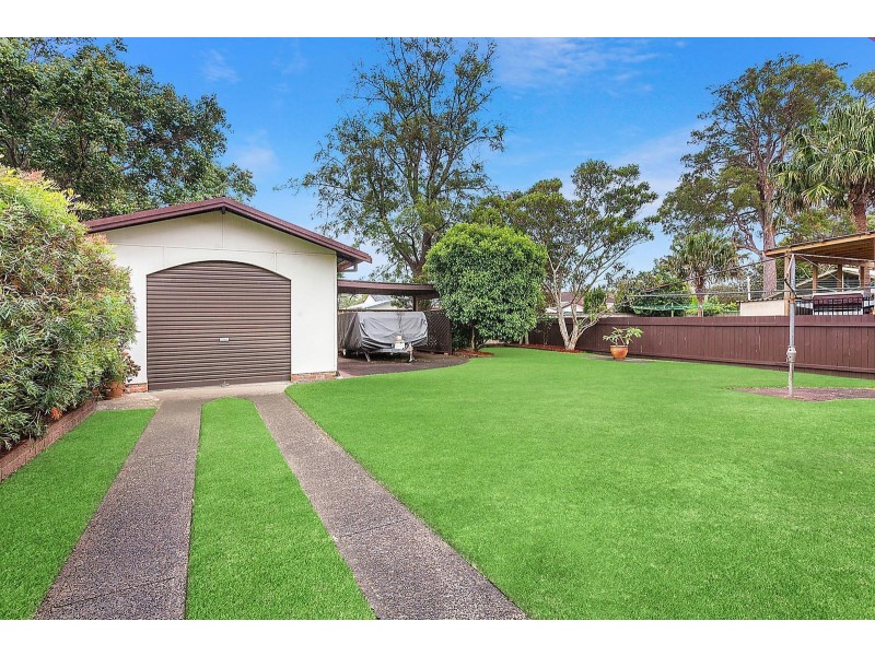 37 Windsor Road, Berkeley Vale NSW 2261
