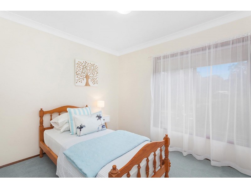 37 Windsor Road, Berkeley Vale NSW 2261