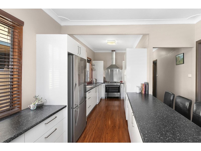 21 Buckingham Road, Berkeley Vale NSW 2261