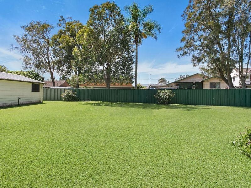 8 Scullin Place, Berkeley Vale NSW 2261