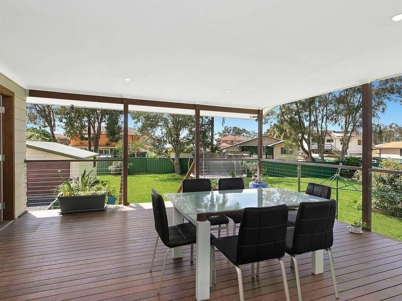 8 Scullin Place, Berkeley Vale NSW 2261