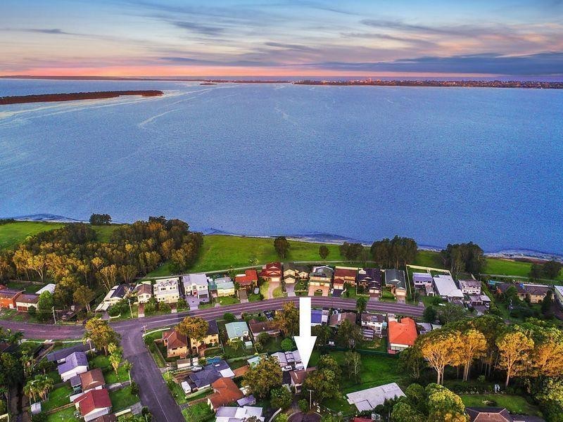 8 Scullin Place, Berkeley Vale NSW 2261