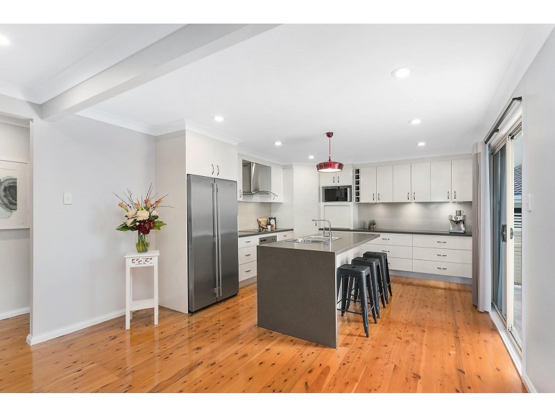 34 Bay Road, Blue Bay NSW 2261