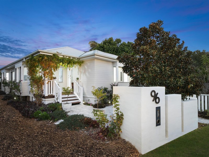 96 Bay Road, Blue Bay NSW 2261