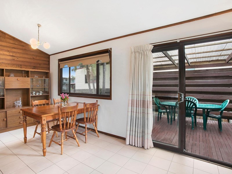 15 Cornish Avenue, Killarney Vale NSW 2261