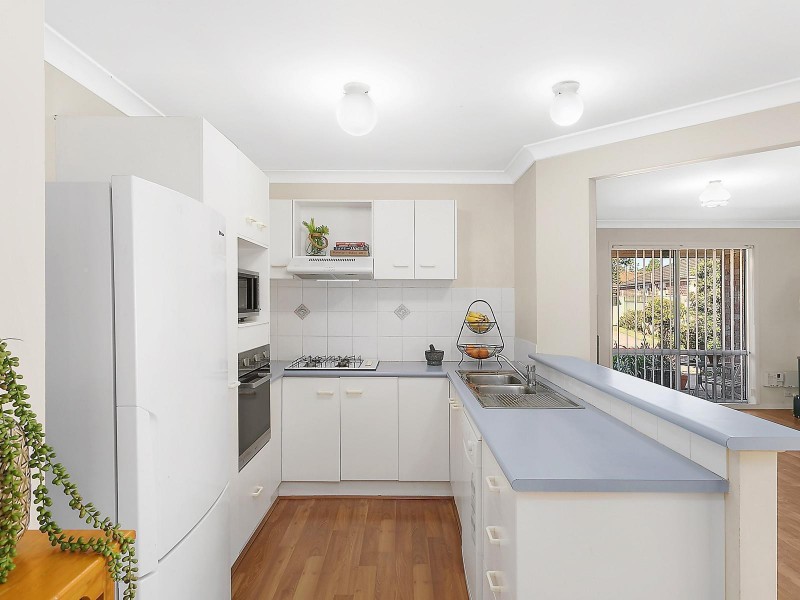 3 Carrington Close, Berkeley Vale NSW 2261