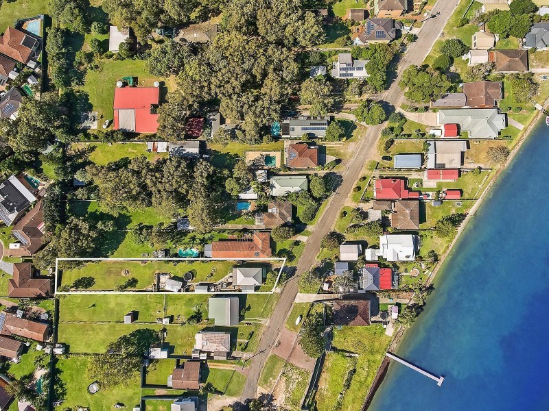 33 Greenacre Avenue, Lake Munmorah NSW 2259