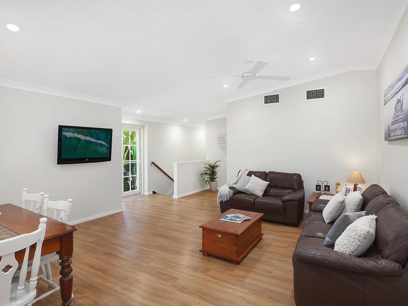 7 Windsor Road, Berkeley Vale NSW 2261