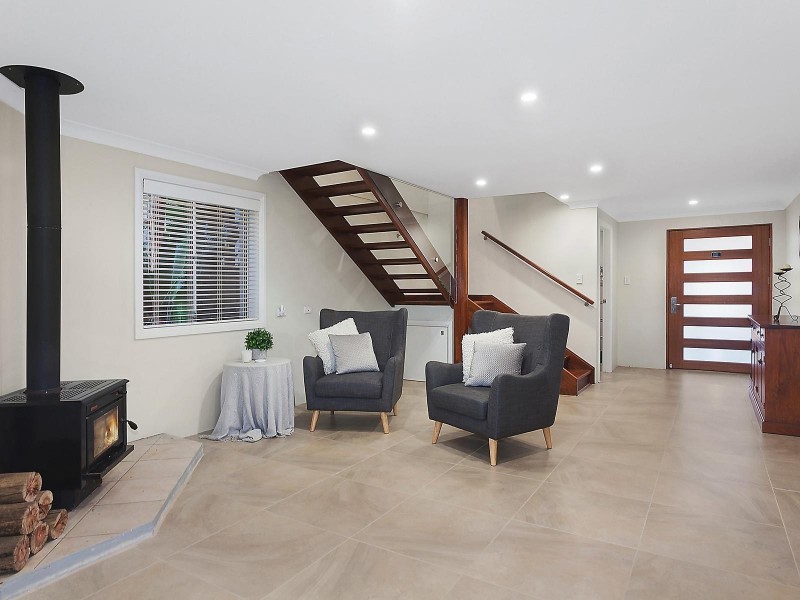 7 Windsor Road, Berkeley Vale NSW 2261