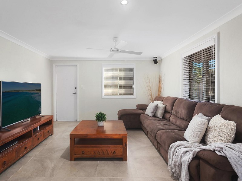 7 Windsor Road, Berkeley Vale NSW 2261