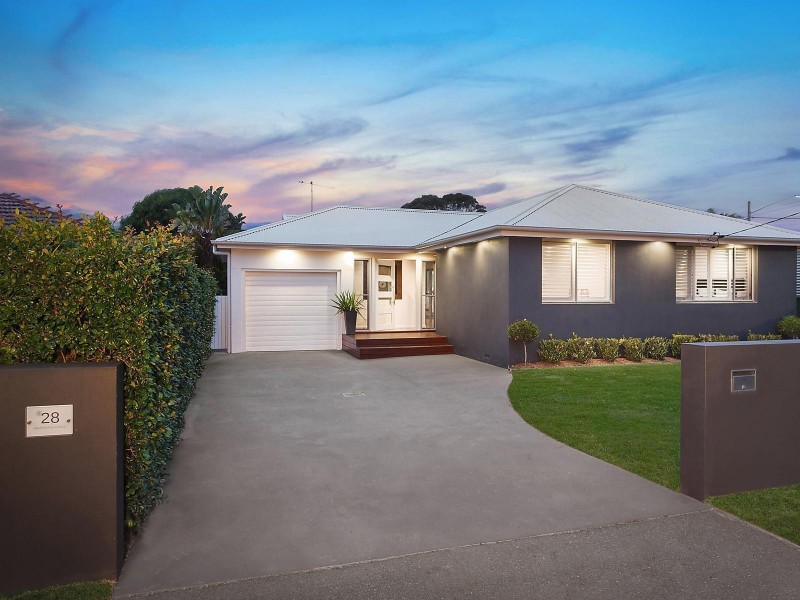 28 Armstrong Avenue, Killarney Vale NSW 2261