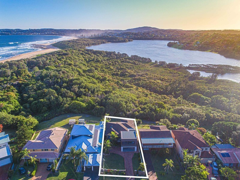 8 Lavinia Street, Forresters Beach NSW 2260