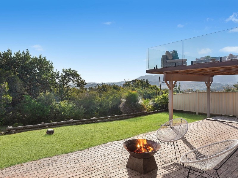 8 Lavinia Street, Forresters Beach NSW 2260