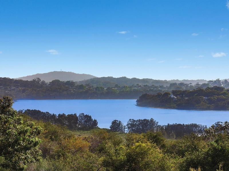 8 Lavinia Street, Forresters Beach NSW 2260