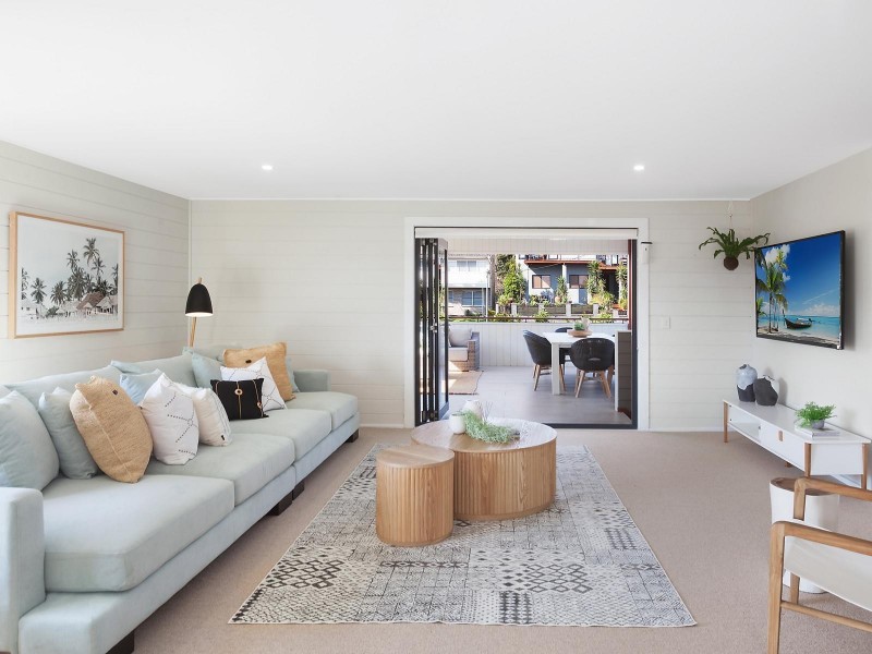 8 Lavinia Street, Forresters Beach NSW 2260