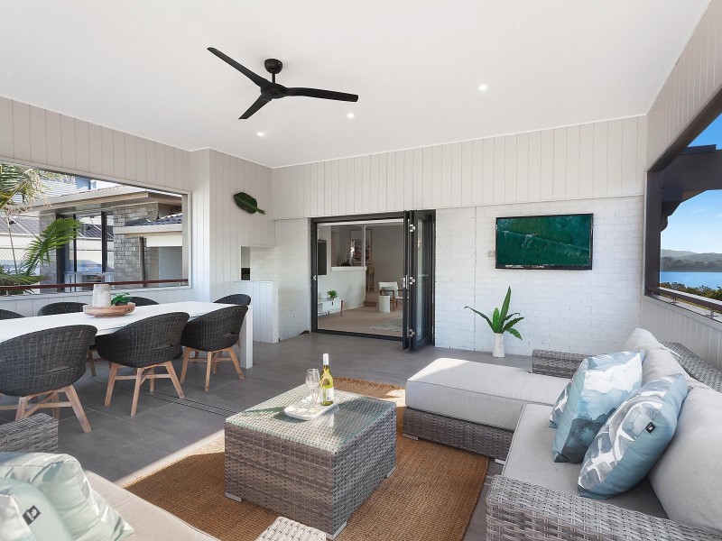 8 Lavinia Street, Forresters Beach NSW 2260