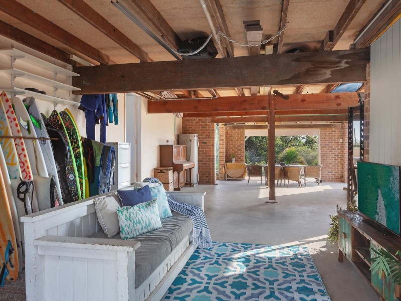 8 Lavinia Street, Forresters Beach NSW 2260