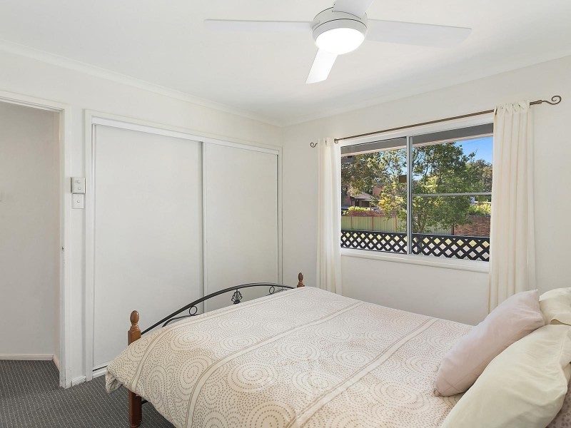 9 Tenth Avenue, Budgewoi NSW 2262