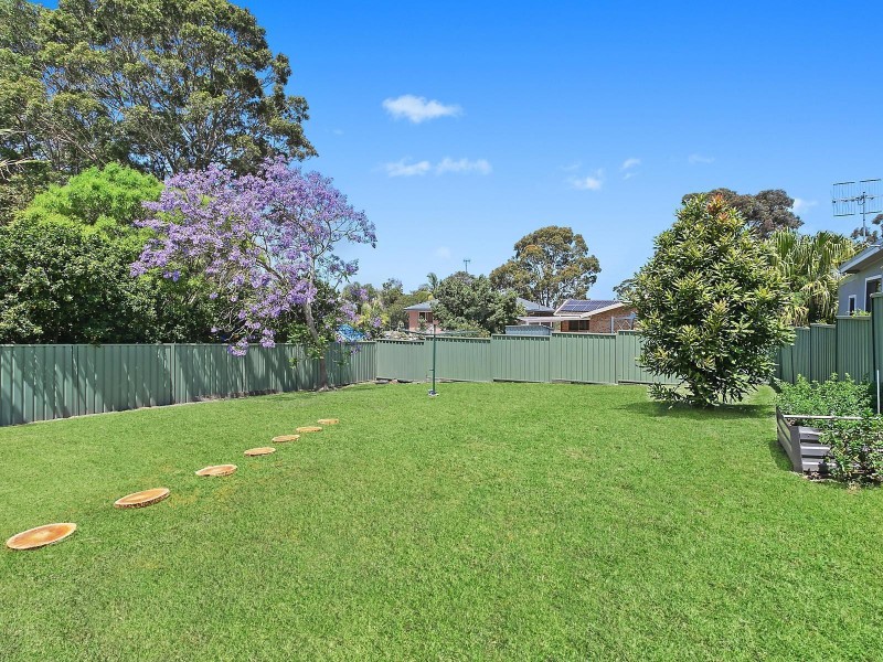 12 Shannon Parade, Berkeley Vale NSW 2261