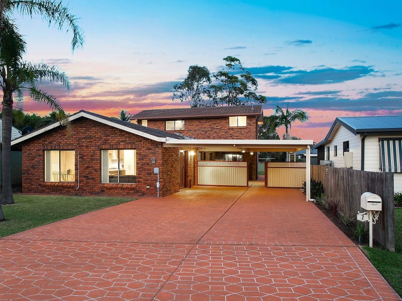 7 Clare Crescent, Berkeley Vale NSW 2261