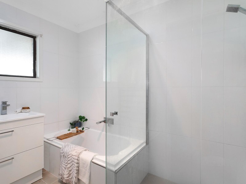 7 Clare Crescent, Berkeley Vale NSW 2261