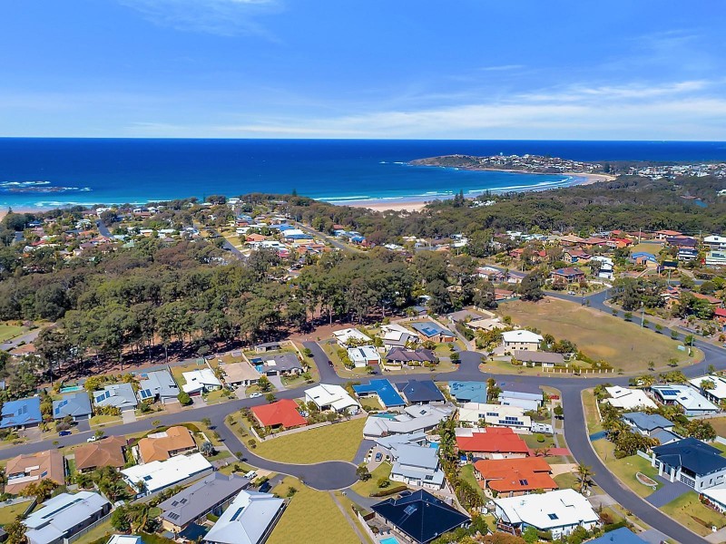 5 Quay Crescent, Safety Beach NSW 2456