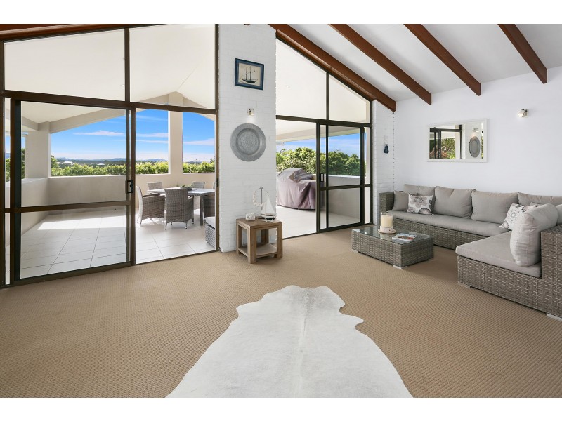 11 Headland Road, Sapphire Beach NSW 2450