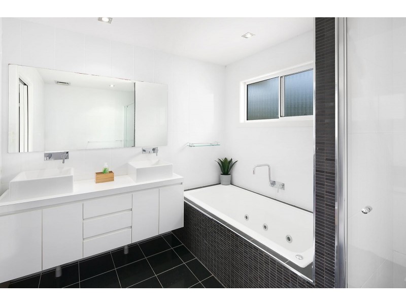 5 Whitewater Place, Sapphire Beach NSW 2450