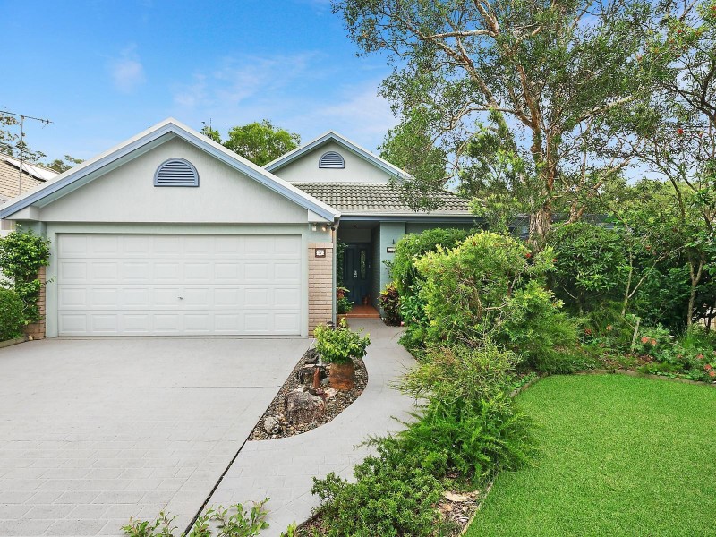 27 Crystal Drive, Sapphire Beach NSW 2450