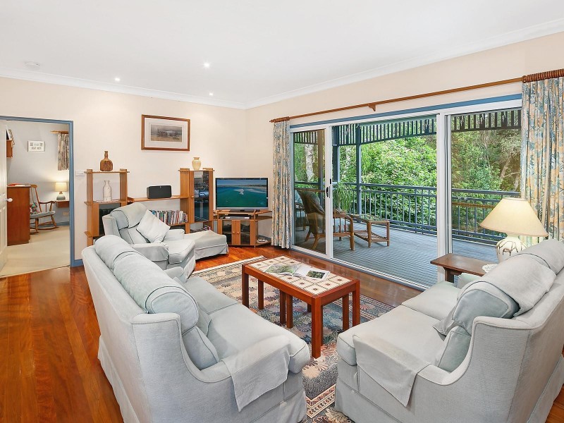 27 Crystal Drive, Sapphire Beach NSW 2450