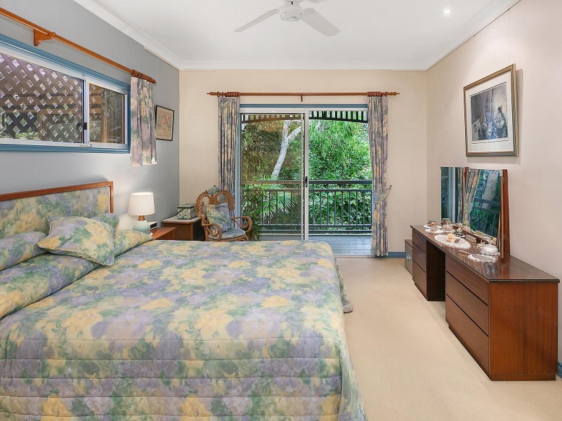 27 Crystal Drive, Sapphire Beach NSW 2450