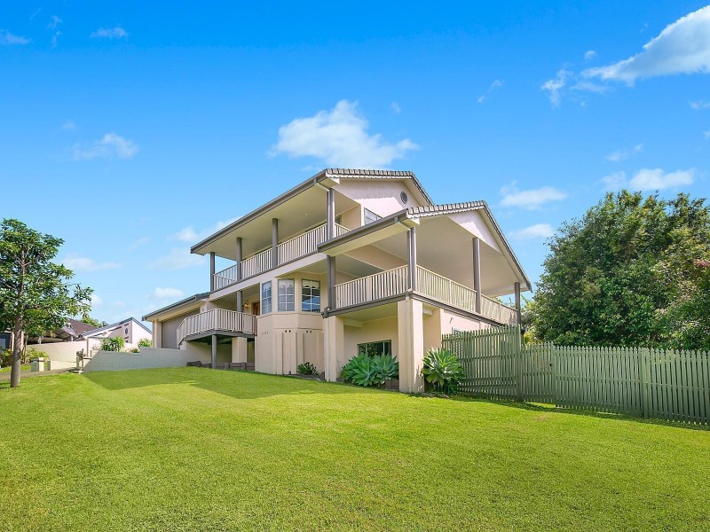 4 Serene Court, Sapphire Beach NSW 2450