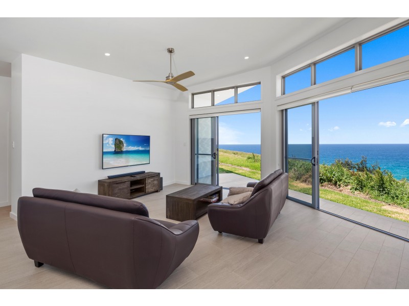 2A Waratah Street, Scotts Head NSW 2447