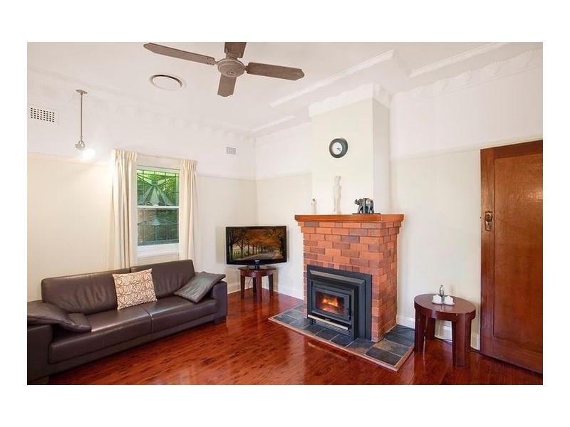 12 Commissioners Road, Denistone NSW 2114