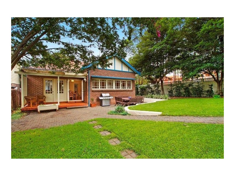 305 Rowe Street, Eastwood NSW 2122