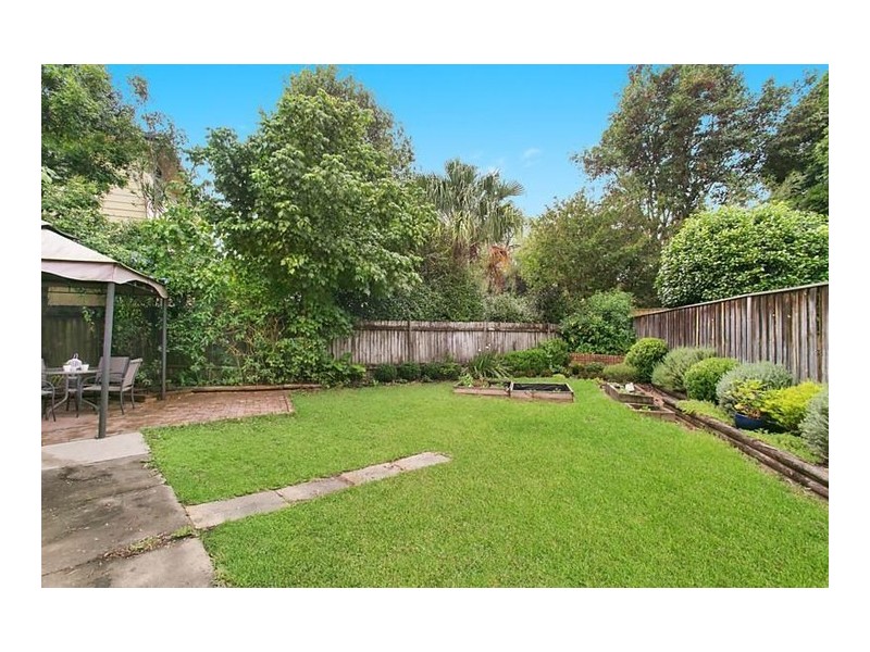 33 Cecil Street, Denistone East NSW 2112