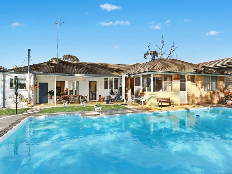 10 Barellan Avenue, Carlingford NSW 2118