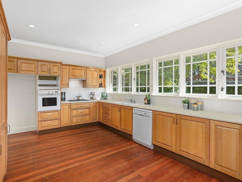 305 Rowe Street, Eastwood NSW 2122