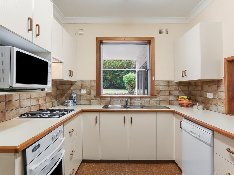 33 Mirool Street, Denistone West NSW 2114