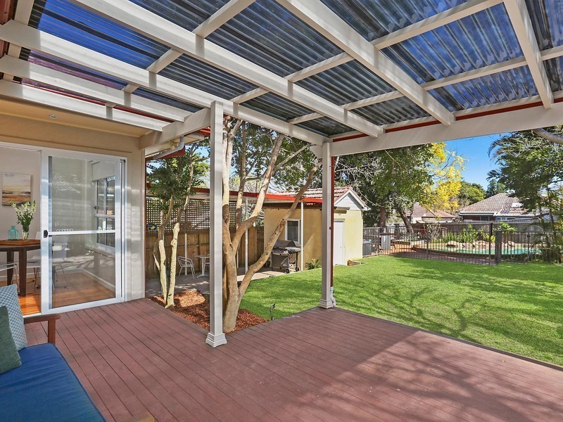 37 Glenayr Avenue, Denistone West NSW 2114
