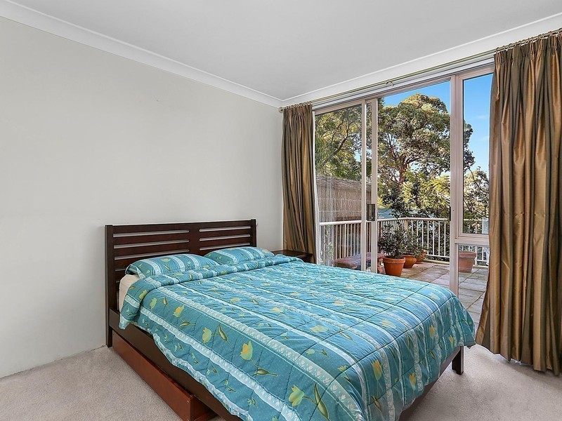 2/25 Lancaster Drive, Marsfield NSW 2122