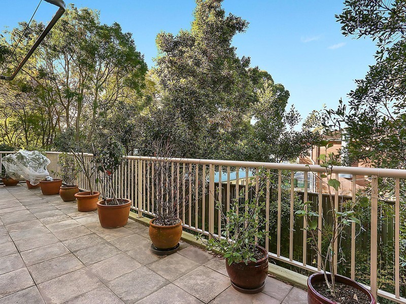 2/25 Lancaster Drive, Marsfield NSW 2122