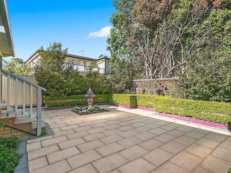 4 Yarralumla Drive, Carlingford NSW 2118