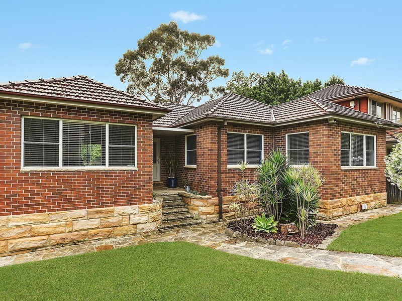 8 Glendower Avenue, Eastwood NSW 2122