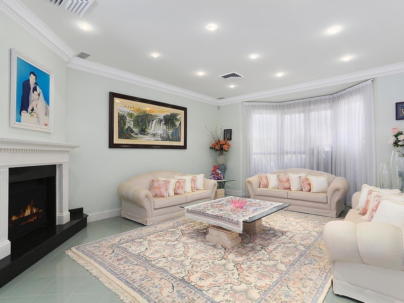 27 Larissa Avenue, West Pennant Hills NSW 2125