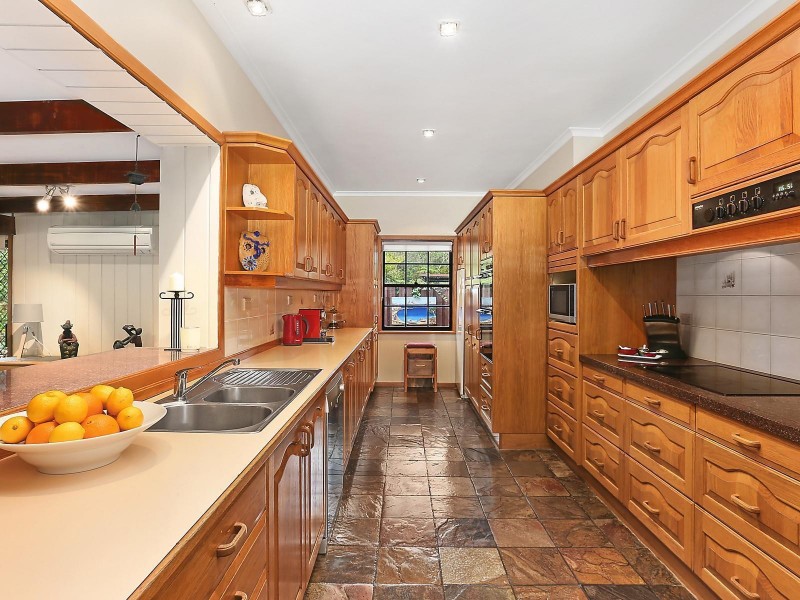 16 Bradley Drive, Carlingford NSW 2118