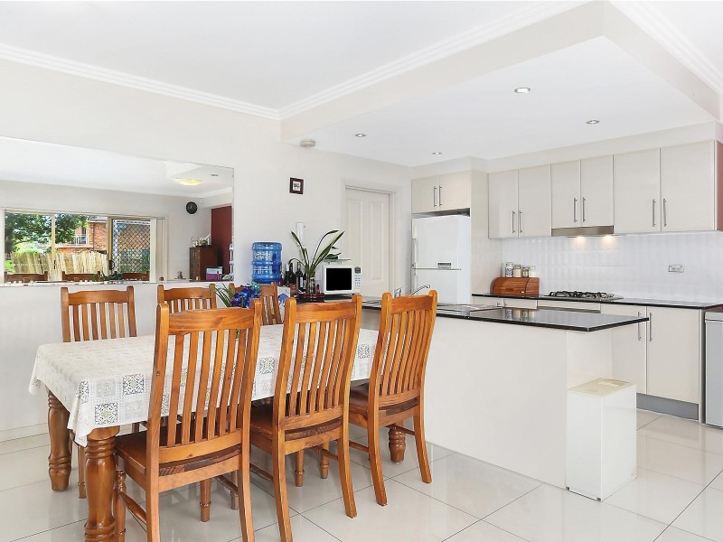 1/327 Kissing Point Road, Dundas NSW 2117