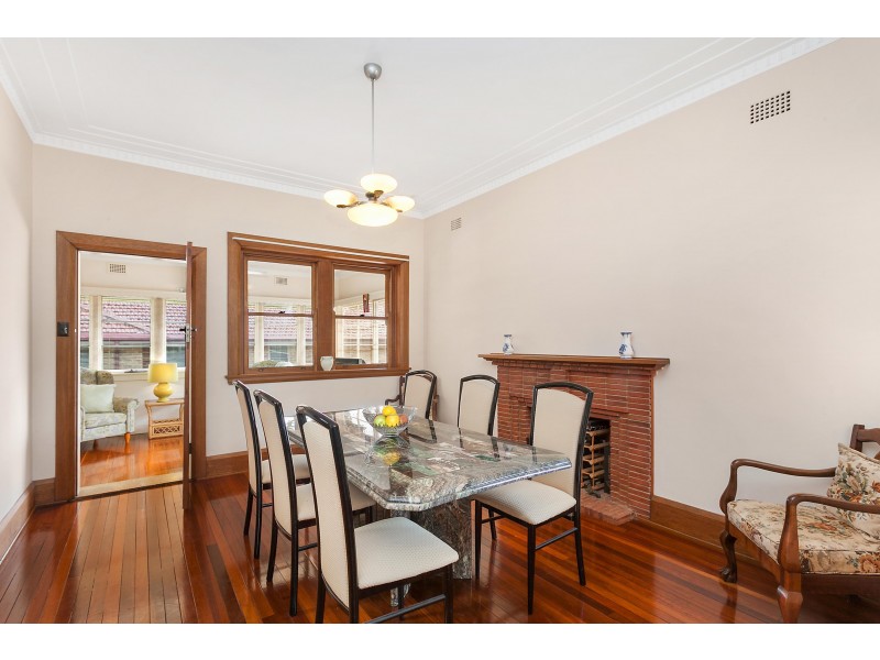 9 Sixth Avenue, Denistone NSW 2114