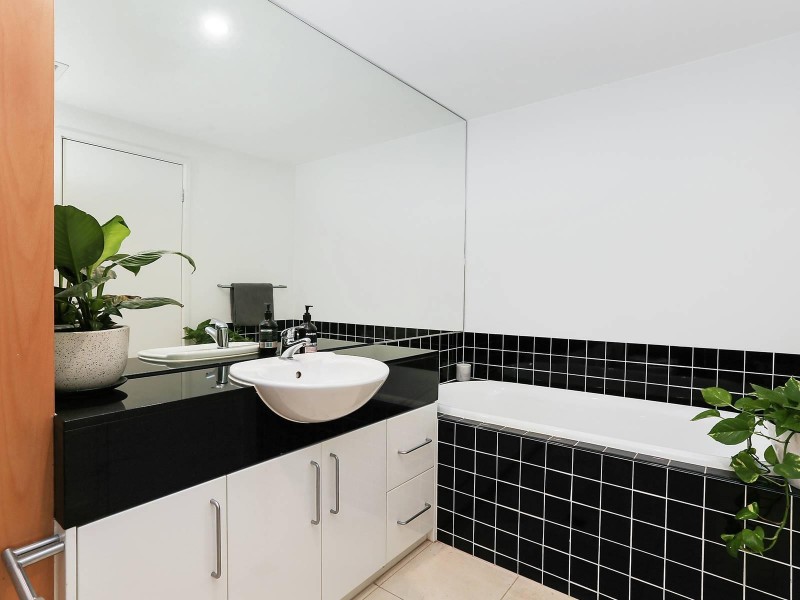 301/348 Beaconsfield Parade, St Kilda West VIC 3182